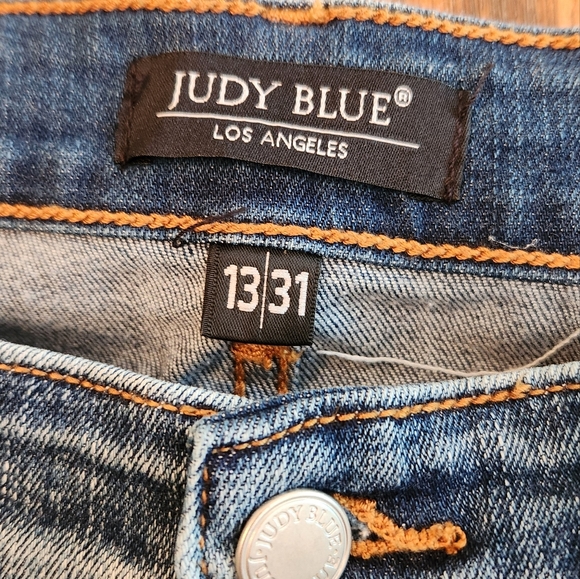 Judy Blue Skinny Fit Jeans with Ankle Slit Raw Hem Size 13/31 - Picture 4 of 7
